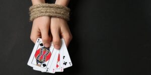 القمار… رجس من عمل الشيطان