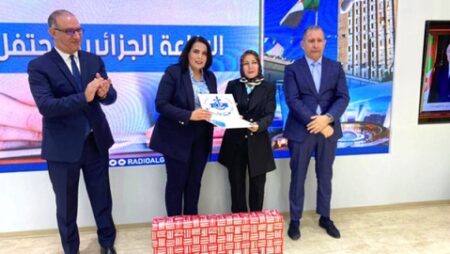 إحياءً لليوم العالمي لحرية الصحافة.. الإذاعة الجزائرية تحتفل بمبدعيها