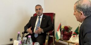 ديدوش يستعرض آفاق التعاون مع سفير فلسطين بالجزائر