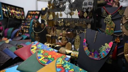 كالي: قطاع الصناعة التقليدية يساهم في خلق أكثر من مليون و30 ألف منصب عمل بالجزائر
