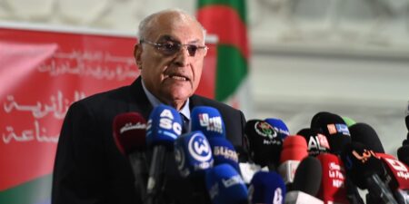 عطاف يؤكد على “العمل للرفع المشترك من أداء الدبلوماسية الاقتصادية لبلادنا”