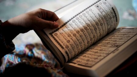 كيف تثبت على دين الله ؟