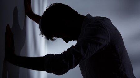 الدنيا … دار شقاء وعناء