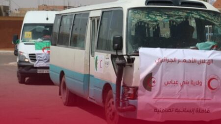 الهلال الأحمر الجزائري يطلق قافلة تضامنية لفائدة العائلات المعوزة ببني عباس