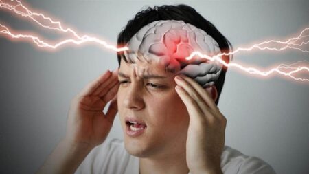 غالبا ما نعتبرها عابرة.. علامات تنذرك بالجلطة الدماغية