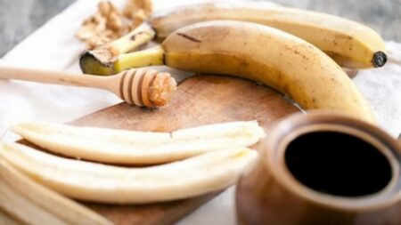 قناع الموز والقهوة للوجه.. نتائج سريعة ومدهشة