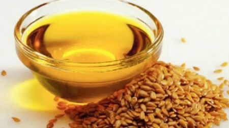 زيت بذور الكتان.. فوائد صحية ومنافع جمالية