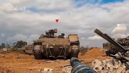 مقتل جندي صهيوني والقسام تواصل استهداف الدبابات