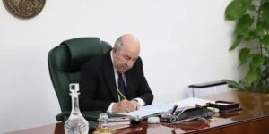 رئيس الجمهورية يوقّع مرسومين رئاسيين بمناسبة عيد الاستقلال