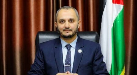 إثر قصف صهيوني.. استشهاد إيهاب الغصين وكيل وزارة العمل في غزة