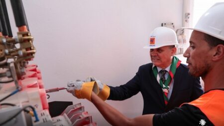 عجلة التنمية تتحرك بولايات الوسط