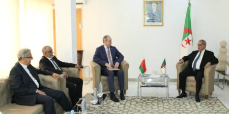 بيلاروسيا تؤكد رغبتها في التعاون مع الجزائر في مجال الأدوية والصناعات المكانيكية