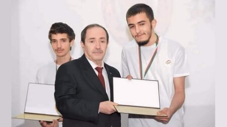بلعابد: “الجزائر الدولة العربية والإفريقية الوحيدة التي حصدت ميدالية ذهبية”