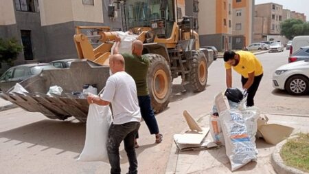 الحراش تشرك المواطنين في حملات النظافة الاستدراكية 