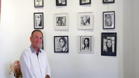 بختي عبد الرحمن يتغنى بالنساء: محور أعمالي المرأة لأنها العمود الفقري للمجتمع