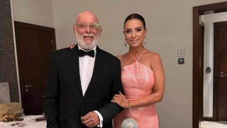 ريهام عبد الغفور تتذكر والدها: لم أر أجمل من عيني أبي حين يضحك