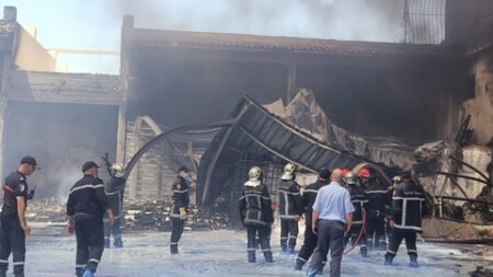 البليدة: إخماد حريق نشب بمستودع لتخزين المواد الكيميائية بمنطقة صناعية 