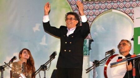 الصادق جمعاوي يعود إلى الساحة الفنية بـ “خاوة خاوة”