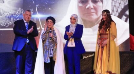 تحت شعار “الفن الرابع مرآتنا جميعا”.. انطلاق الدورة الثانية لأيام فتيحة بربار لمسرح الشباب ببومرداس