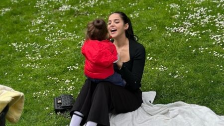 ليليا بويحياوي تترك الفن من أجل تربية أبنائها