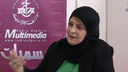 نادية نواصر تصف الكاتب بالناقد  أروع من الأكاديمي