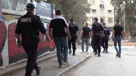 أمن ولاية الجزائر : عمليات شرطية ليلية بعين النعجة للإطاحة بمروجي المخدرات و الأقراص المهلوسة في الأحياء