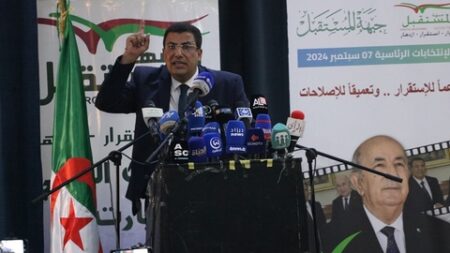 فاتح بوطبيق يؤكد من تيارت.. التصويت على المترشح الحر تبون من أجل عهدة رئاسية ثانية سيعزز المكتسبات المحققة