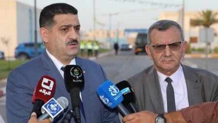 دربال: السلطات العمومية تولي أهمية بالغة للتسيير الحسن لنظام التطهير