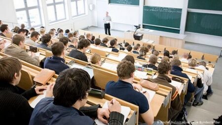 في مادة اللغة العربية.. الأساتذة الجامعيون مدعوون للتدريس بالمدارس والجامعات الأمريكية