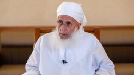 مفتي عُمان: متى تدرك الأمة أنّ عليها أن تذود عن حياضها بسلاحها؟