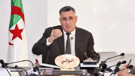 الوالي لوناس بوزقزة.. مخطط لحماية بلديات النعامة من  الفيضانات