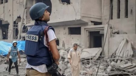 40 شهيدا في غزة خلال ساعات.. وقفزة في أعداد الضحايا من الصحفيين