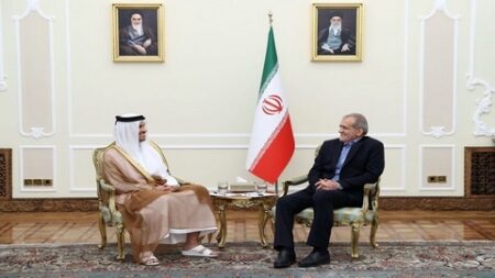 رئيس إيران: يجب إرغام حماة “إسرائيل” على وقف جرائمها في غزة
