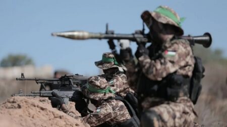 المقاومة تكبد الاحتلال قتلى بغزة وعشرات الشهداء بغارات جديدة