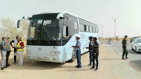 تسابيت بأدرار.. نشاطات تحسيسية لتعزيز تدابير السلامة المرورية 