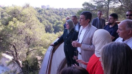 رابحي يسابق الزمن لاتمام الاشغال بحديقة الحيوانات بين عكنون