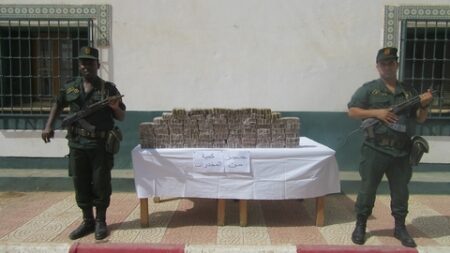 إحباط إدخال 3 قناطير كيف من المغرب وتوقيف 49 تاجر سموم