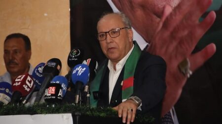 ياحي يؤكد أنّ المترشح الحر تبون هو “رجل التوافق”