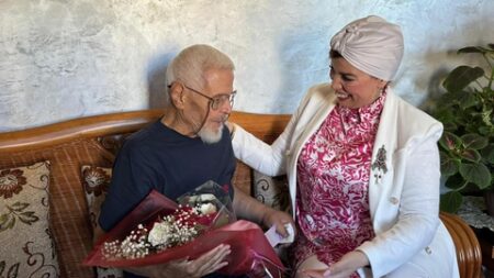 مولوجي في زيارة تفقد وعيادة للفنان القدير حمزة فغولي