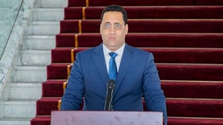 الوزير الأول الموريتاني يؤكد عزم بلاده على تعزيز العلاقات الثنائية مع الجمهورية الصحراوية