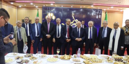 منظمات الأسرة الثورية تستنكر وتؤكد: دعم باريس لخطة الحكم الذاتي بخصوص الصحراء الغربية مناورة سياسوية غير قانونية وغير أخلاقية