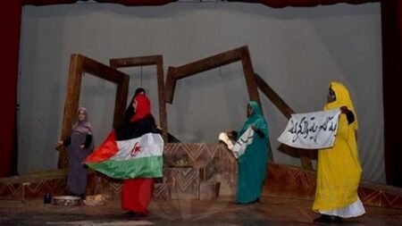 العرض المسرحي “الخطوة الأخيرة” بباتنة.. تجاوب كبير من الجمهور الباتني