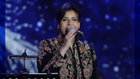 سعاد ماسي تبهر جمهور مهرجان العلمين بوجبة موسيقية متنوعة