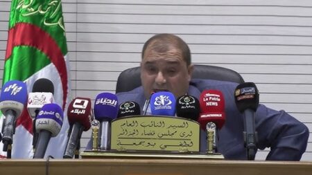 النائب العام بمجلس قضاء الجزائر: فتح تحقيق معمق مع منتخبين ووسطاء في شراء توقيعات