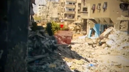 بالتزامن مع محاولات توغل للعدو.. قصف كثيف بأحياء في غزة والمقاومة تستهدف جنودا وآليات