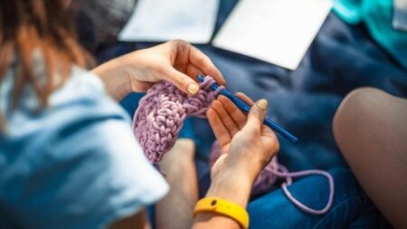 متعة وعلاج وتوفير للمال.. أبحاث علمية تكشف الفوائد اللامتناهية للأعمال اليدوية