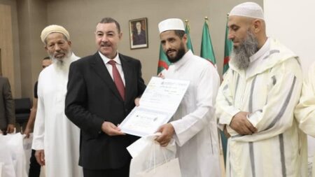 توزيع مقررات إدماج الأئمة في مختلف الرتب غربي البلاد