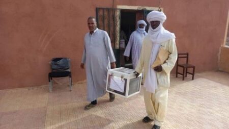 هكذا تتم عملية التصويت عبر المكاتب المتنقلة