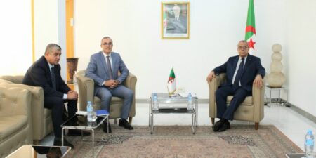 عون يدعو إلى رفع قدرات إنتاج سيارات “فيات” بالجزائر