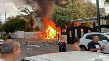 حزب الله يقصف شمال حيفا بعشرات الصواريخ كرد أولي على مجزرة “البايجر”